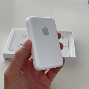 Apple MagSafe Battery Pack, Charger